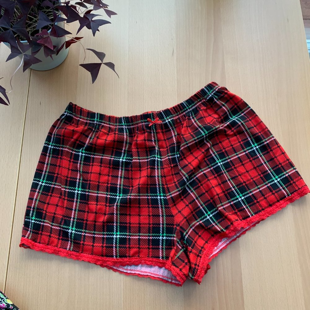 soft red plaid pj shorts with lace trim - Picture 2 of 5